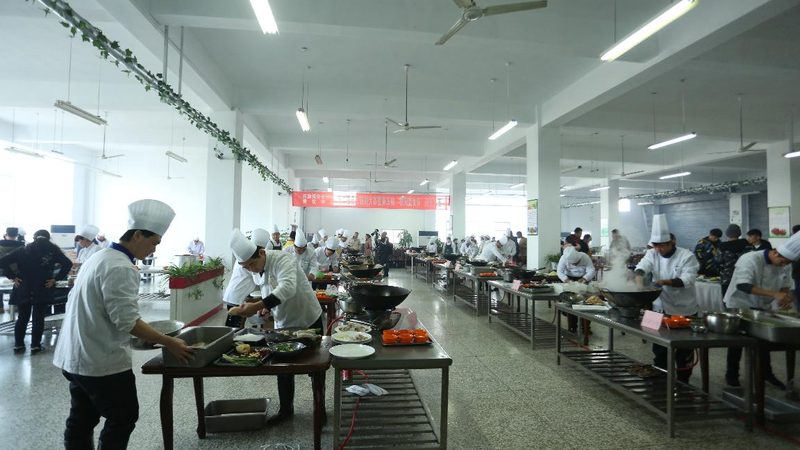 新手做食品批发加盟注意事项：揭秘行业潜规则与合规要点